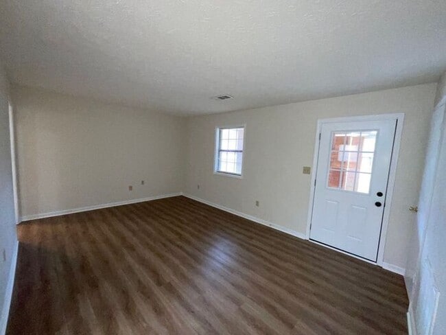 Foto del edificio - 255 Handley Ct