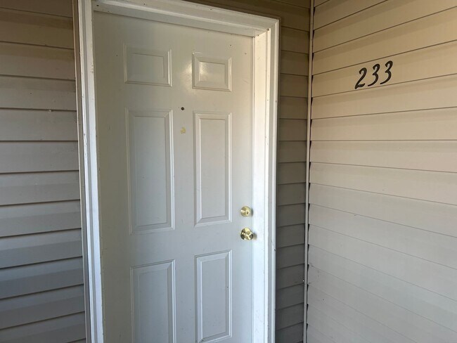 Building Photo - 2 Bed, 2 Bath Condo in Cordata with Brand ...