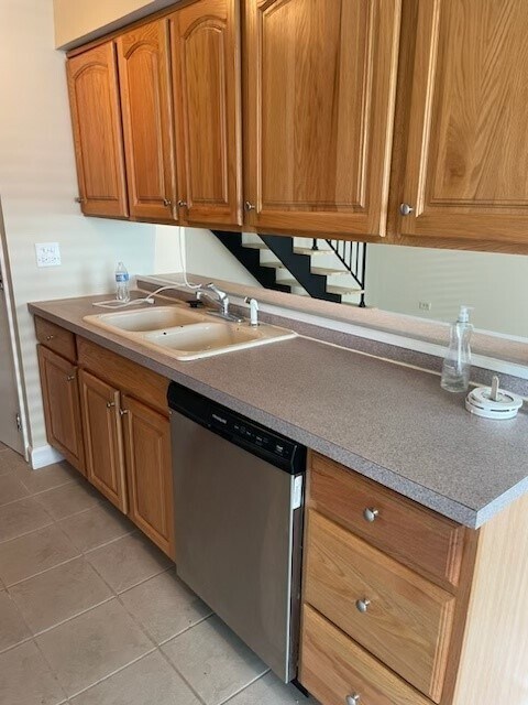 Foto del edificio - 1567 Cove Dr