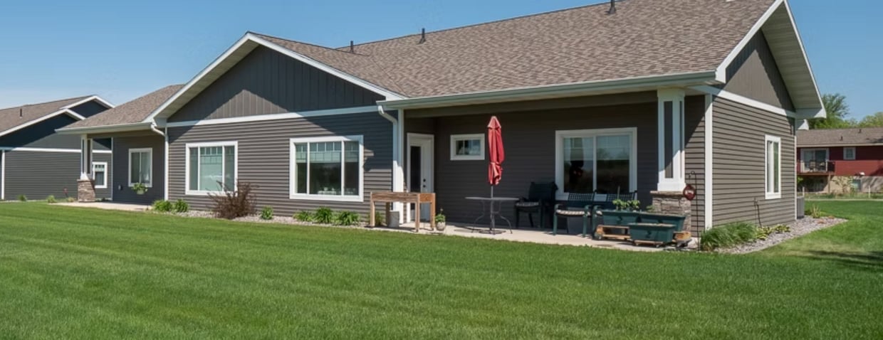 Foto del edificio - 620 Tree Farm Ln