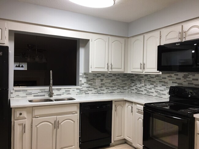 Foto del edificio - Stylish 2BR/2.5BA Townhome in Hot Kennesaw Spot – Just $1,595/Month!