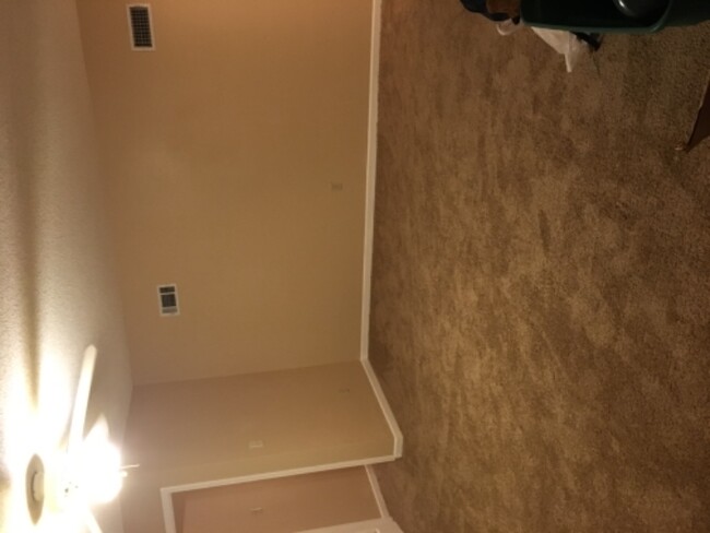 Building Photo - 916 Chemin Dr