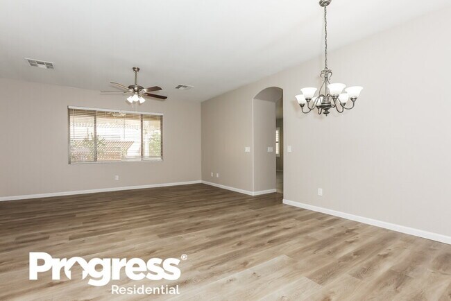 Building Photo - 892 W 22nd Ave