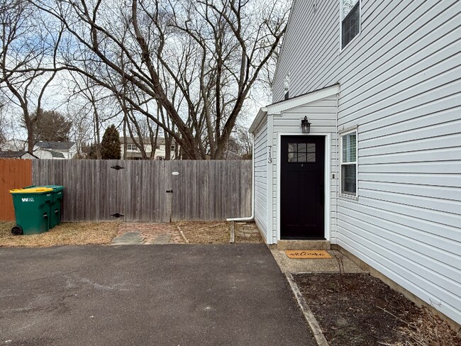 Foto del edificio - 713 Timber Ln