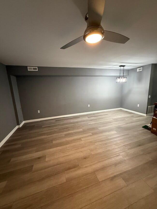 Foto del edificio - 3721 Ronnald Dr