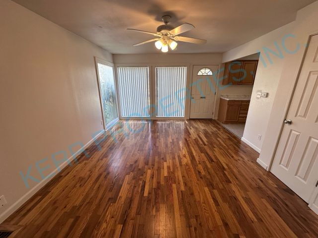 Photo - Charming 3-Bed Retreat in Milwaukie - Cozy 923 Sq Ft Haven! Apartment