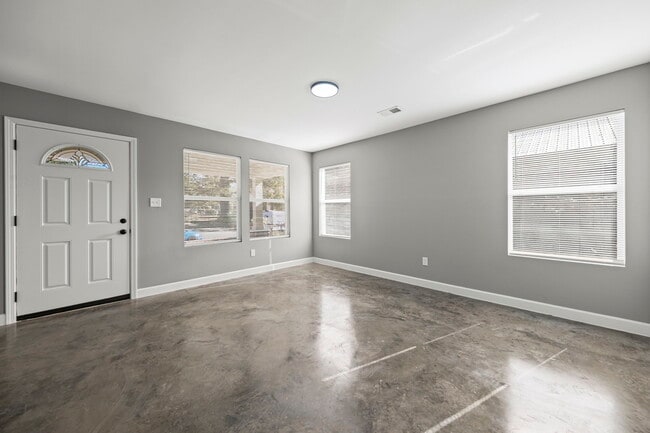 Building Photo - 1125 Rayner St