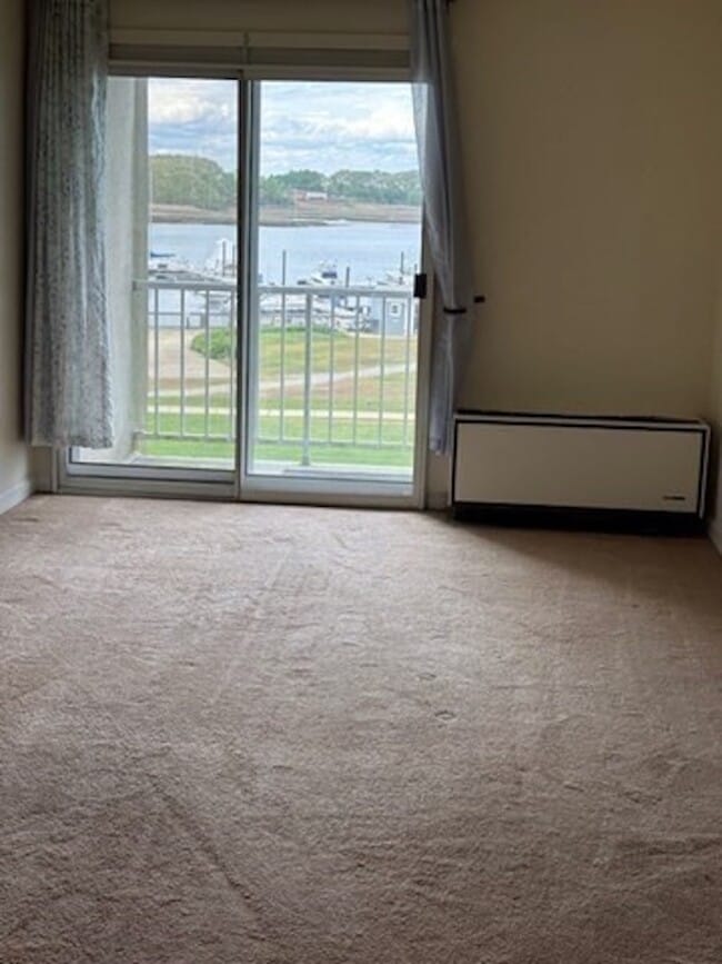 Foto del edificio - 100 Cove Way