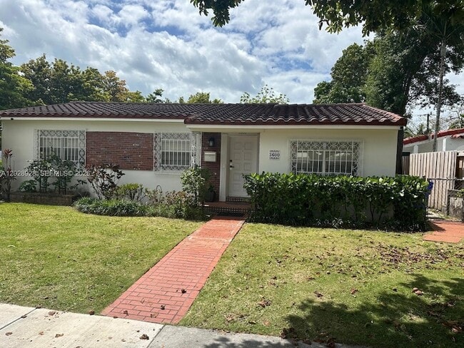 Photo - 3600 SW 26th St House