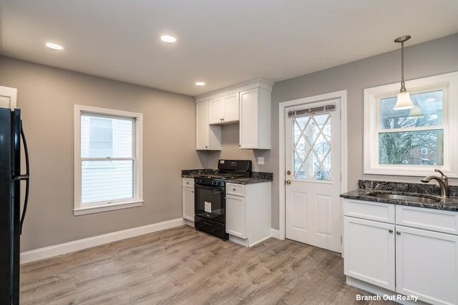 Building Photo - 16 N Milton St