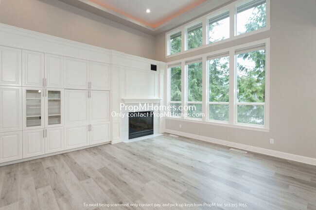 Foto del edificio - Luxury Living in the Persimmon Community - Four Bedrooms!