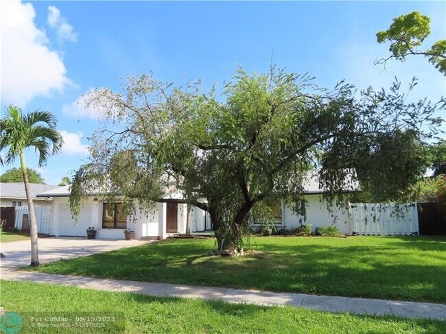 Foto del edificio - 7691 NW 10th St