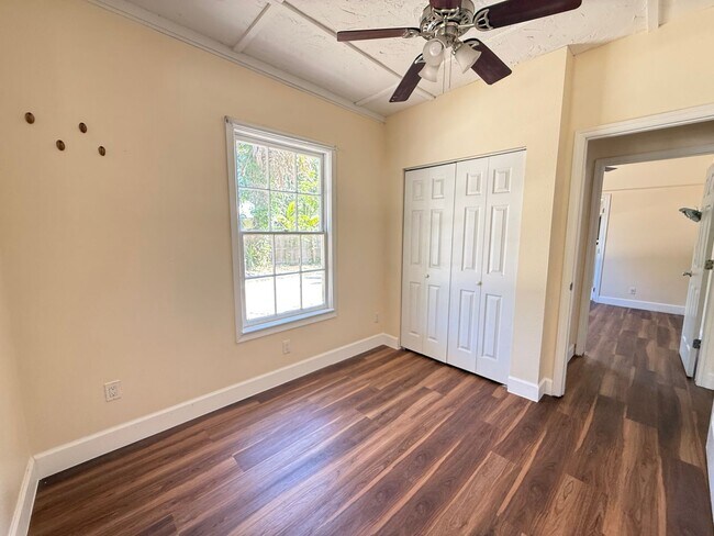 Foto del edificio - 3/2 Cottage Available! No deposit if quali...