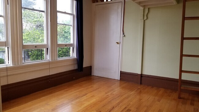 Foto del edificio - 2208 Dwight Way