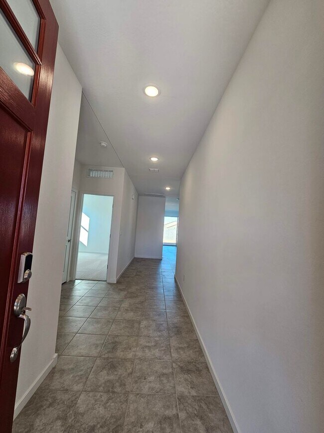 Foto del edificio - 3 BEDROOM 2 BATH NEW BUILD  AVAILABE NOW MOVE IN SPECIAL OAC