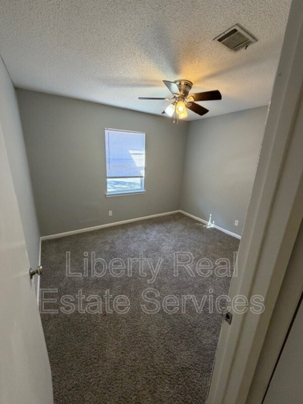 Building Photo - 134 Pointe S Dr