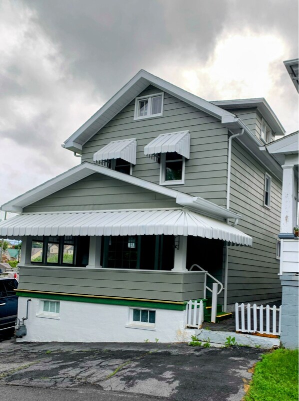 Primary Photo - 702 Walton Ave