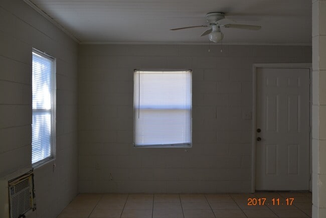 Building Photo - 1010 Beecher St