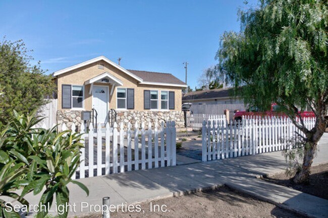 Building Photo - 2 br, 1.5 bath House - 143 E. Sunset Ave.