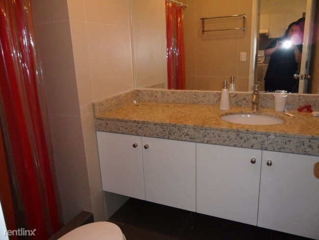 Foto del edificio - 4410 Ridgefield Way