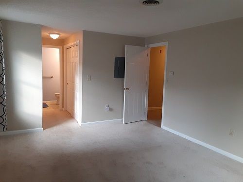 Building Photo - 1600/month 2 bed/2bath