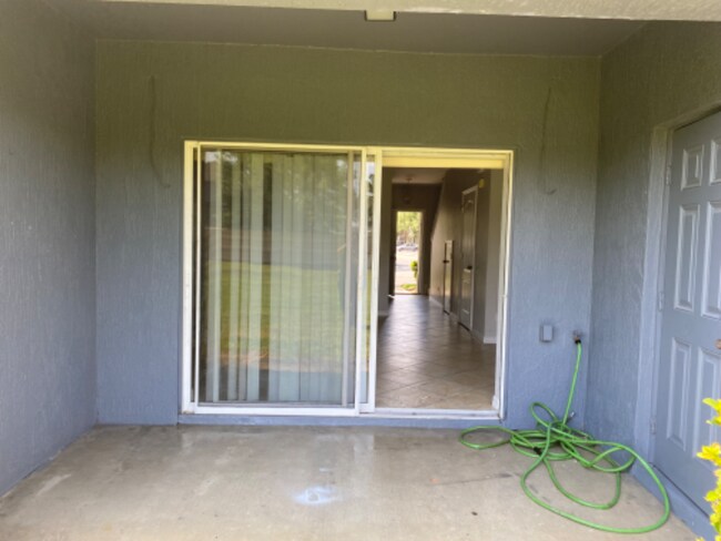 Building Photo - 10450 Manderley Way