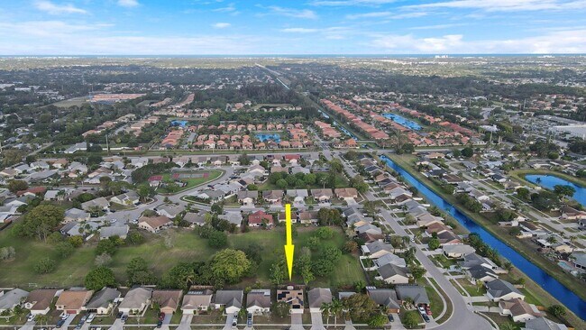 Foto del edificio - 5117 Arbor Glen Cir