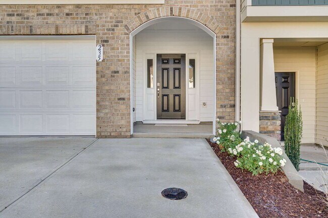Foto del edificio - 3-Bed Townhouse in Franklinton with Update...