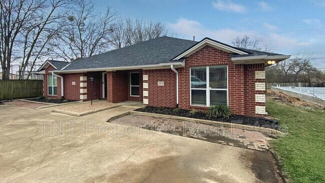 Building Photo - 205 Cooner St