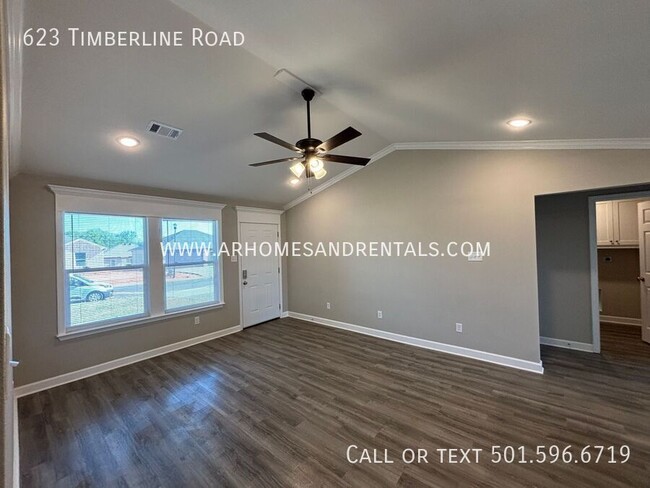 Foto del edificio - 623 Timberline Rd
