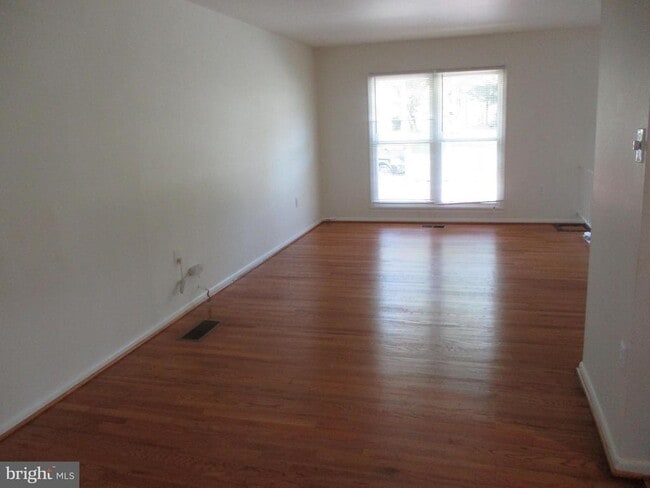 Building Photo - 5614 Duchaine Dr