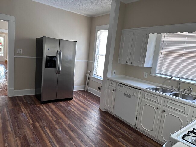Foto del edificio - Mockingbird Realty 228