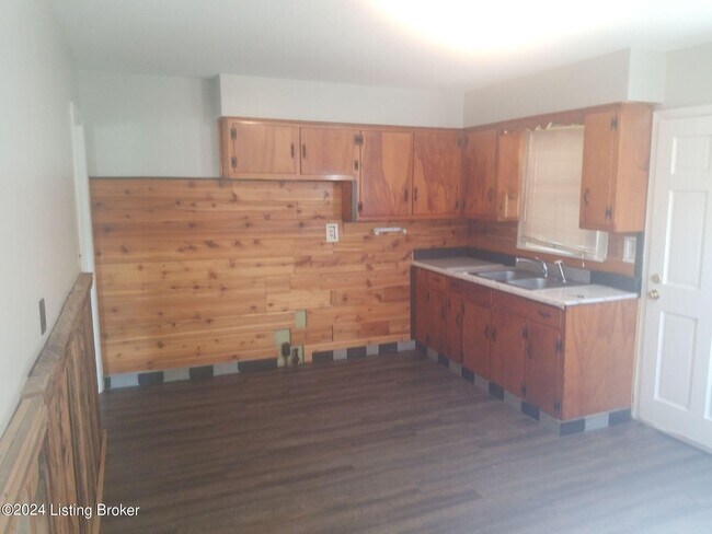 Foto del edificio - 7800 Carnation Dr