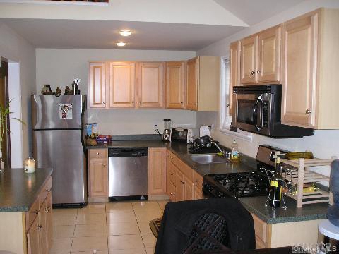 Foto del edificio - 129 Maple Blvd