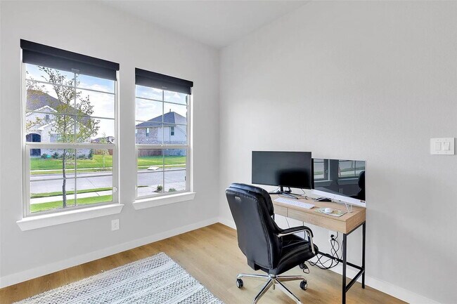 Foto del edificio - Beautiful 3-bedroom, 2.5 bath home with 2-car garage featuring an open floor plan in the heart of...