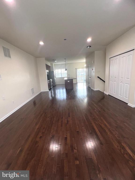 Foto del edificio - 151 Mercer Ct