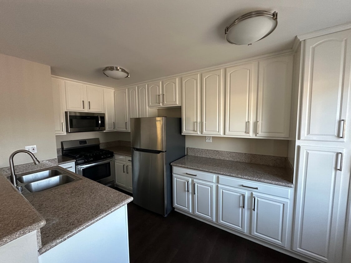 Photo - 721 W 30th St (Los Angeles, CA)