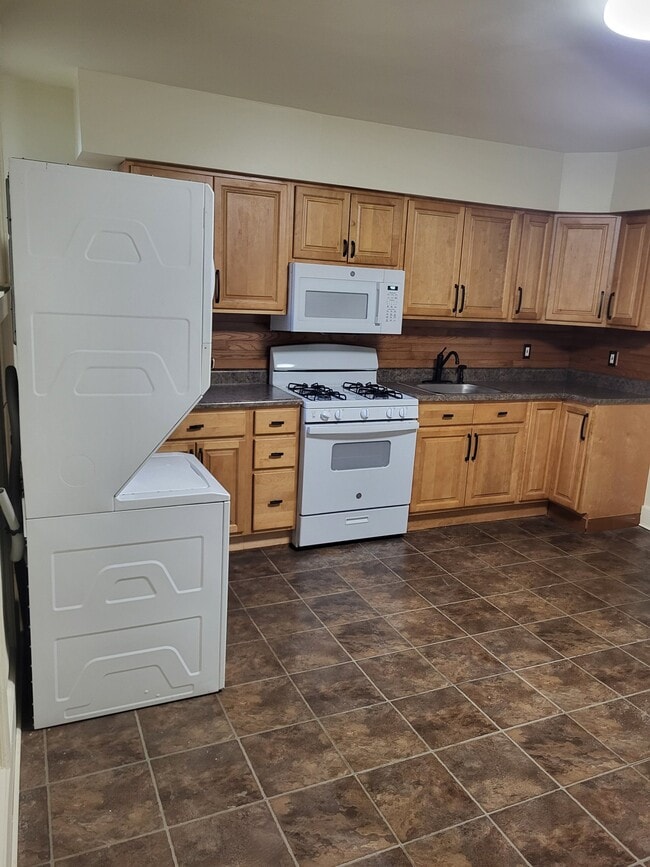 Building Photo - 2117 W Ontario St