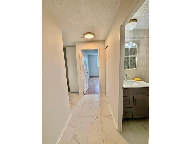 Building Photo - 23 Rue de la Soeur-Jeanne-Marie-Chavoin