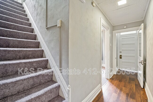 Foto del edificio - 3720-3726 Baytree St