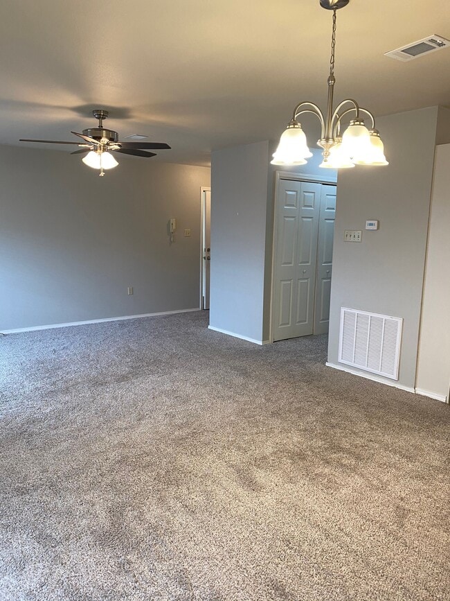 Building Photo - 3109 W 2nd Ct