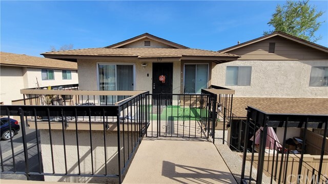 Foto principal - 1453 Forest Glen Dr