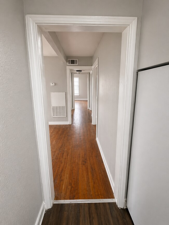 Building Photo - BRIGHT AND SPACIOUS 3-BEDROOM NEAR ST. MARY'S UNIVERSITY AND WOODLAWN LAKE