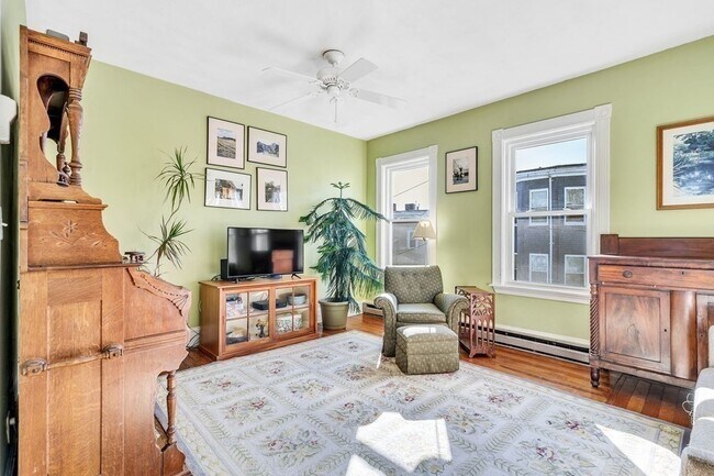 Foto del edificio - 4 Bucknam St