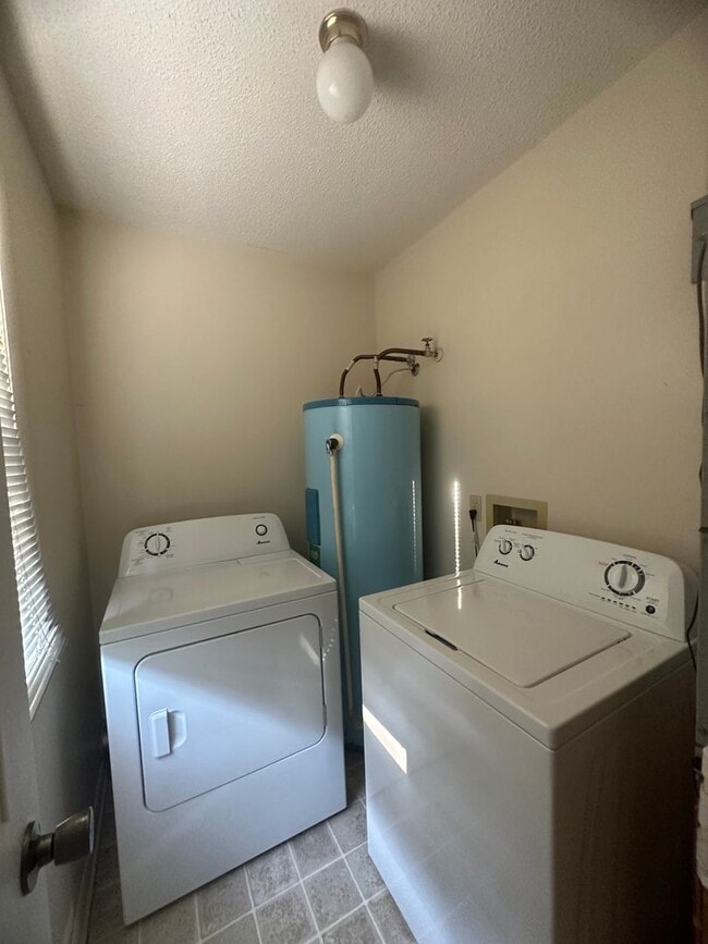 Building Photo - Rolling Acres -