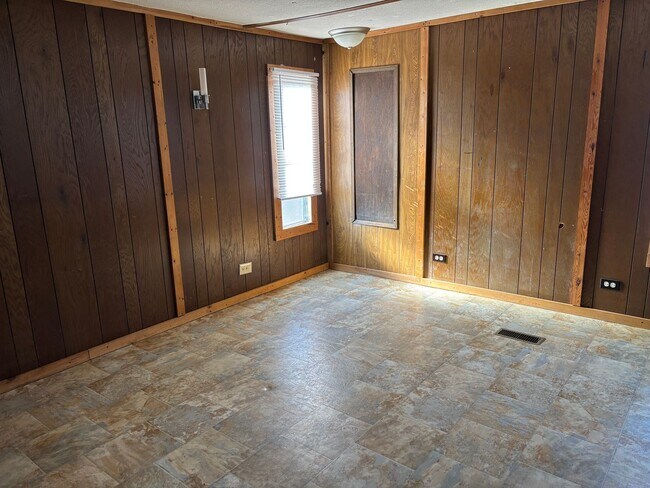 Foto del edificio - 2 bedroom mobile home located in the rolling hills of Moore County.