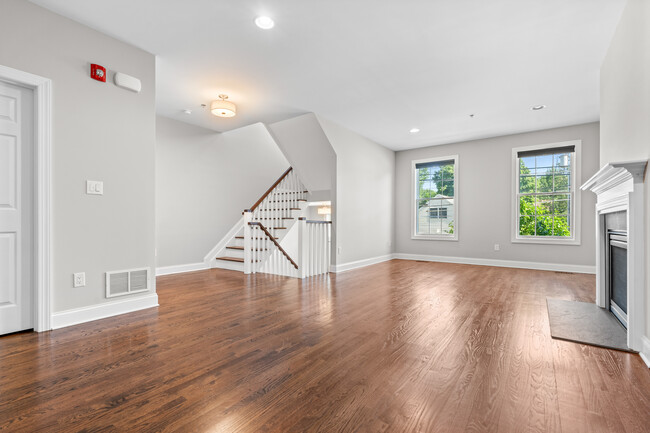 Building Photo - 60 Bloomfield Ave