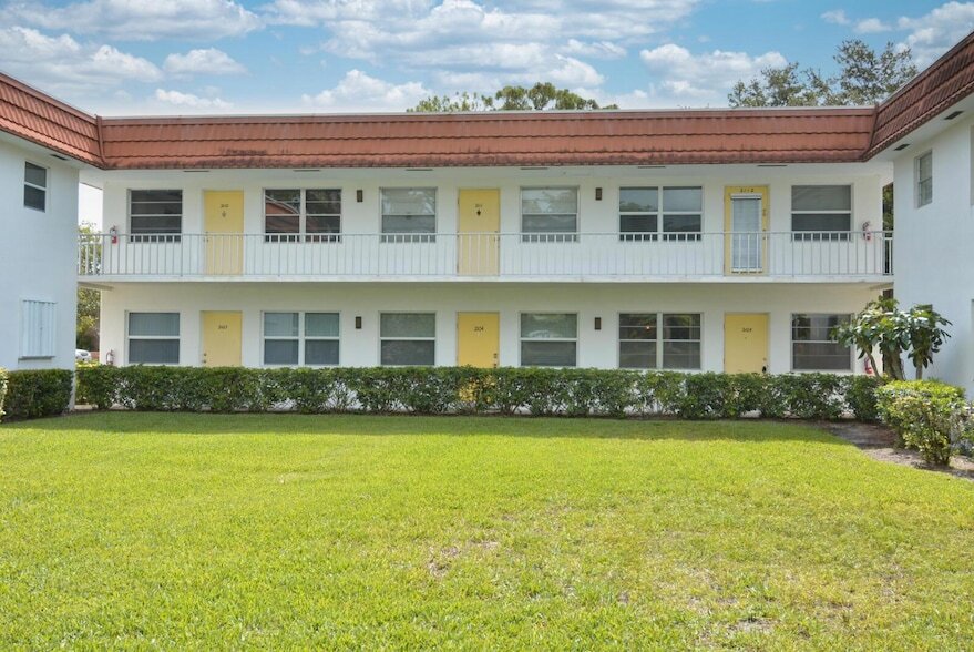 Primary Photo - 1225 NW 21st St