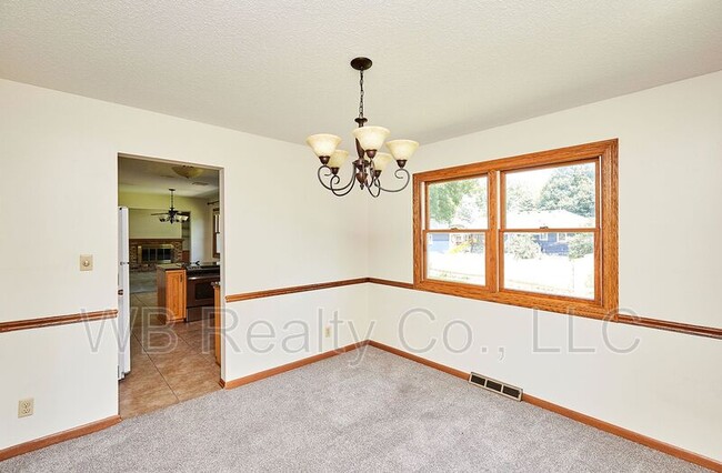 Building Photo - 601 34th St