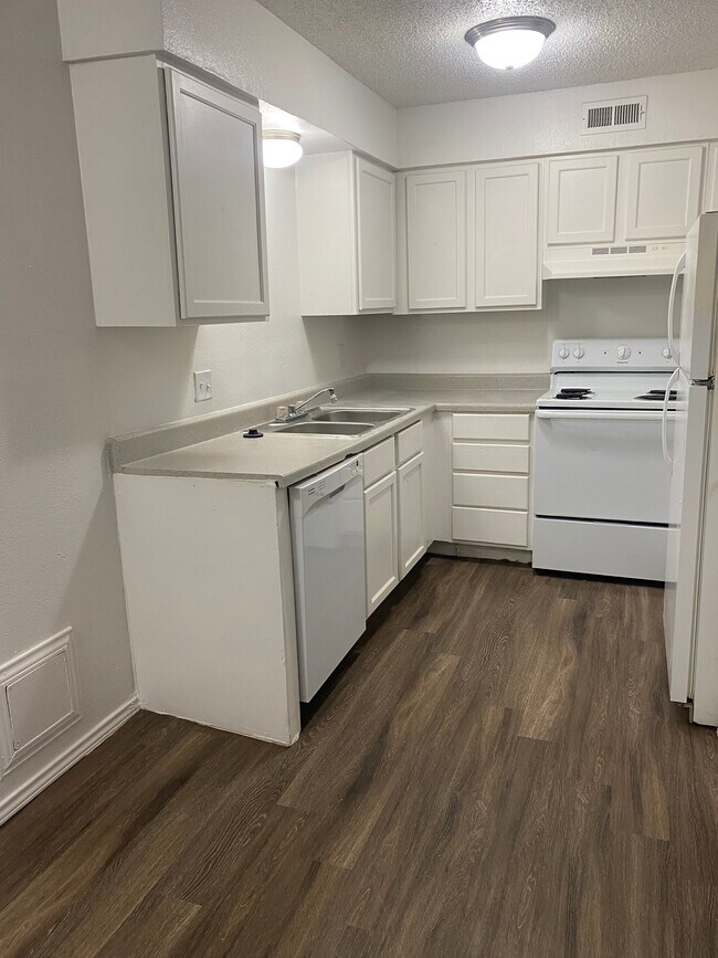 Foto del edificio - North Village Apartments